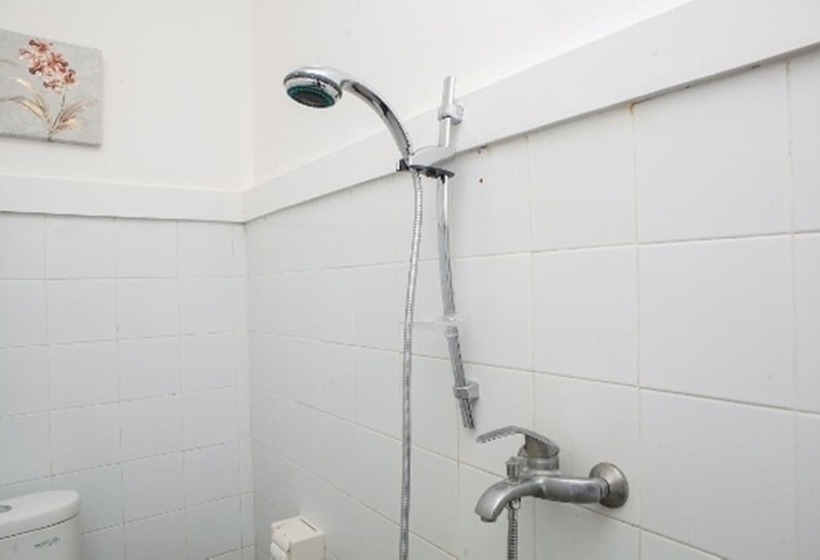 Fotos del hotel Reddoorz Plus Near Sukajadi 2:  43