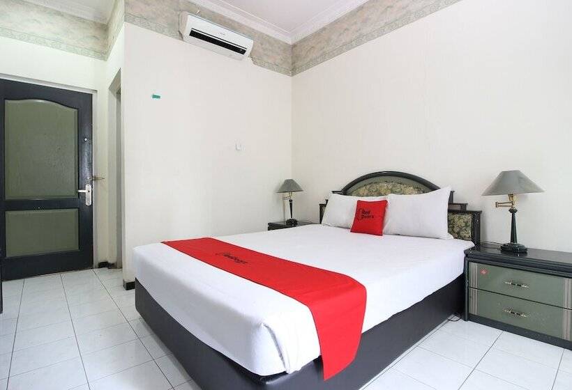 پانسیون Reddoorz Near Malioboro Mall