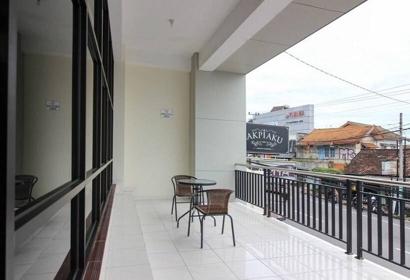 پانسیون Reddoorz Near Malioboro Mall