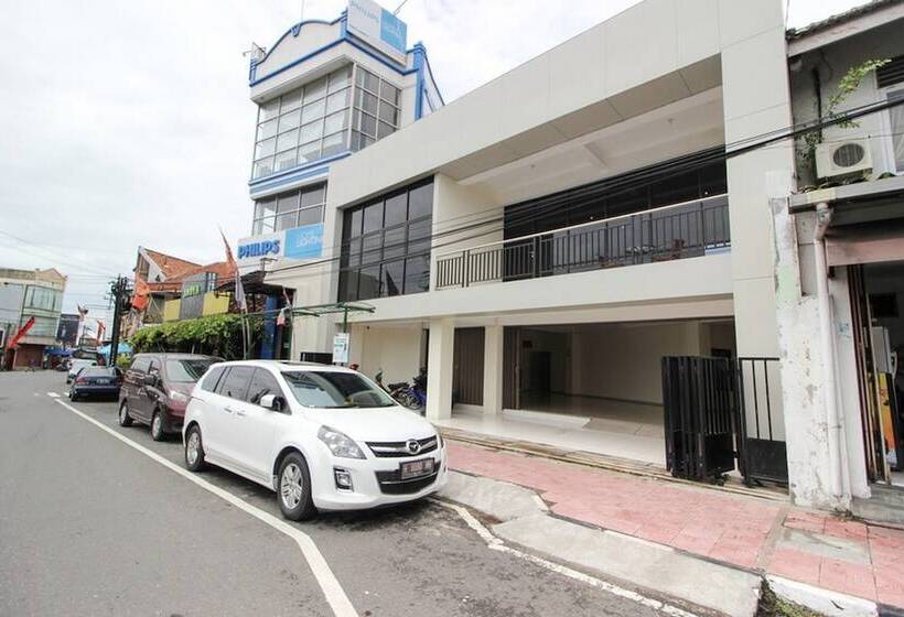 پانسیون Reddoorz Near Malioboro Mall