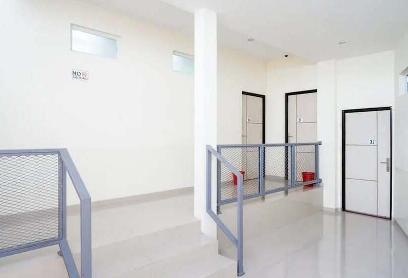 پانسیون Reddoorz Near Malioboro Mall