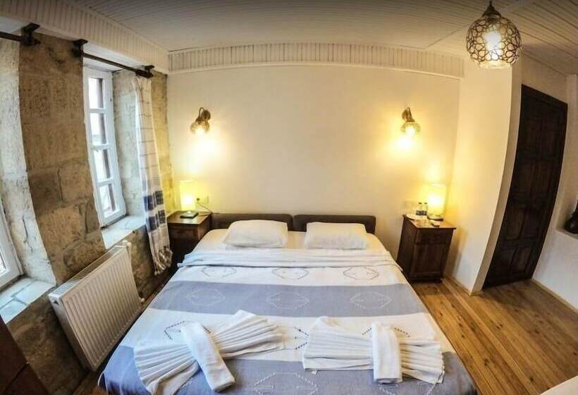 پانسیون Zeushan Kucuk Otel