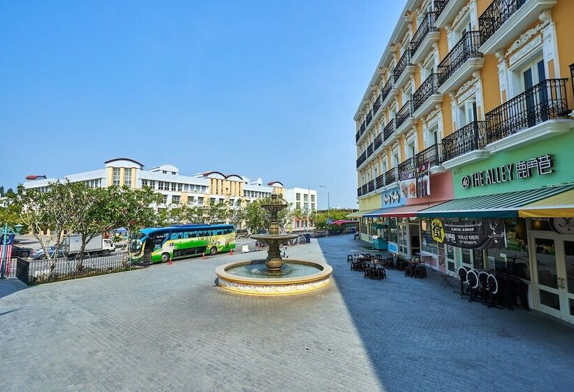 The Platinum Hotel & Suites