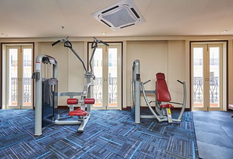 The Platinum Hotel & Suites