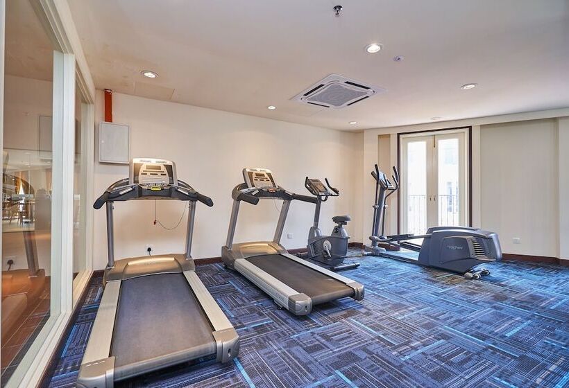 The Platinum Hotel & Suites