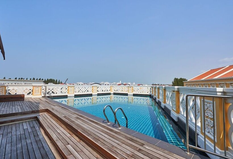 The Platinum Hotel & Suites