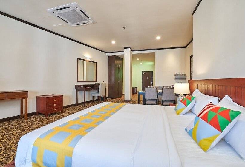 The Platinum Hotel & Suites