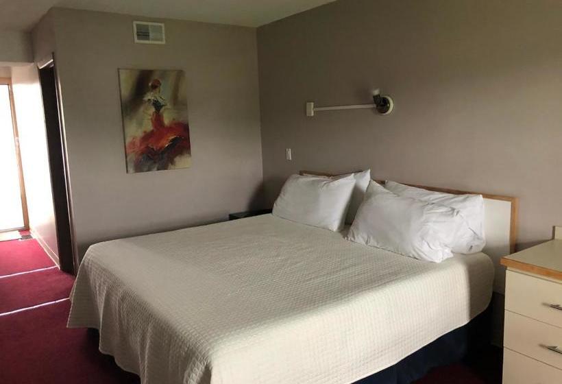 Voyageur Motel