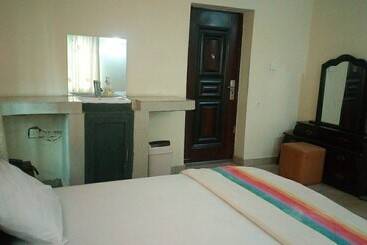 Abal Hall And Hotels