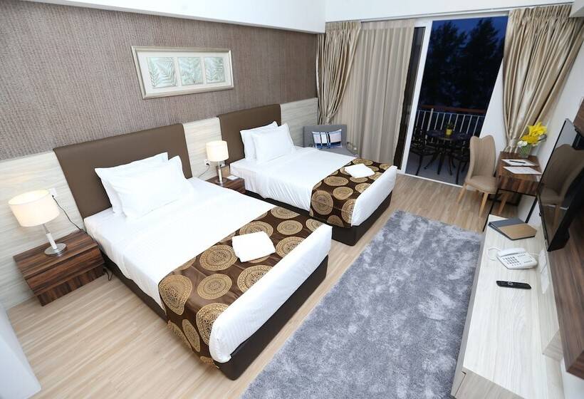 Amerald Resort Hotel Desaru