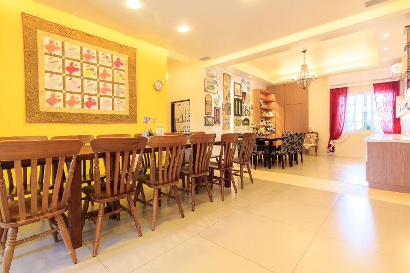 تختخواب و صبحانه Elegance House