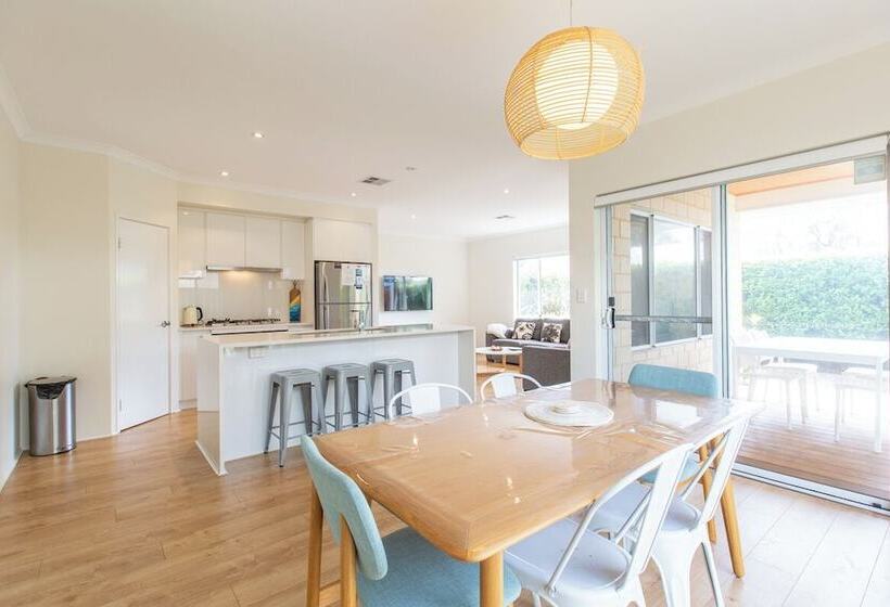 Contemporary Cove