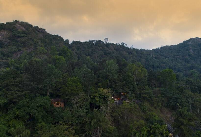 リゾートホテル Edakkal Hermitage