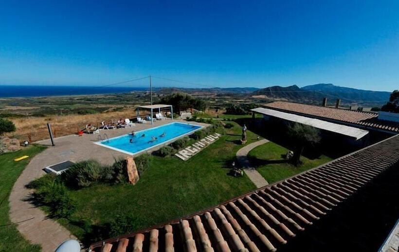 여관 Agriturismo Irghitula