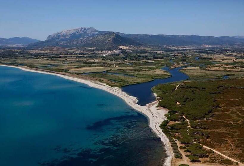 여관 Agriturismo Irghitula