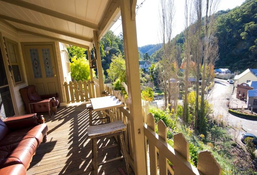 Хостел Mill House