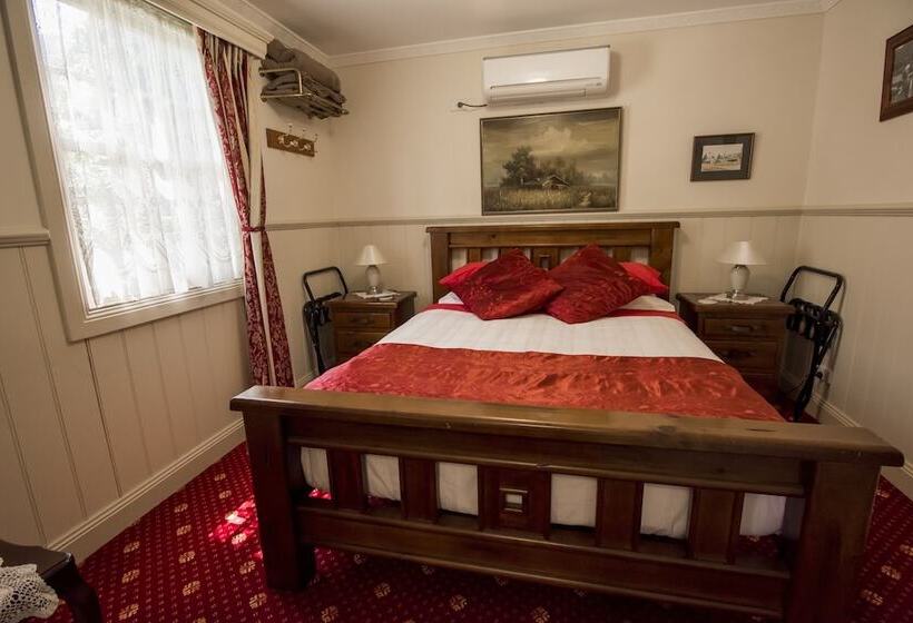 Хостел Mill House