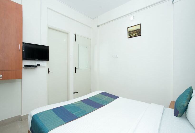 هتل Airport Ac Transit Stay By Oyo Rooms