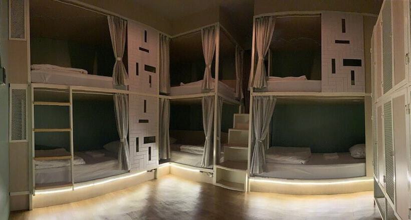 هتل Busket Hostel