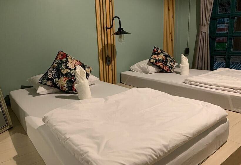 هتل Busket Hostel