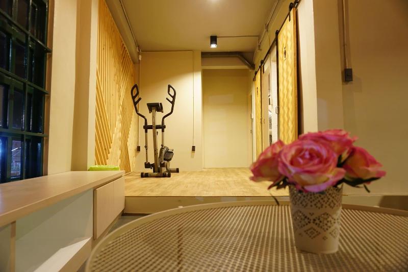 هتل Busket Hostel