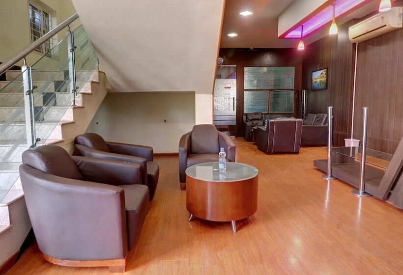 ホテル Genx By Oyo Rooms