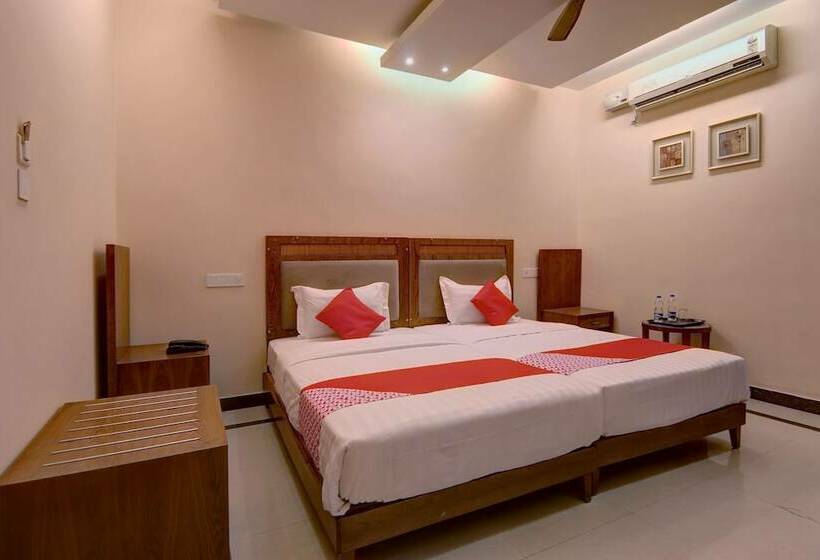 ホテル Genx By Oyo Rooms