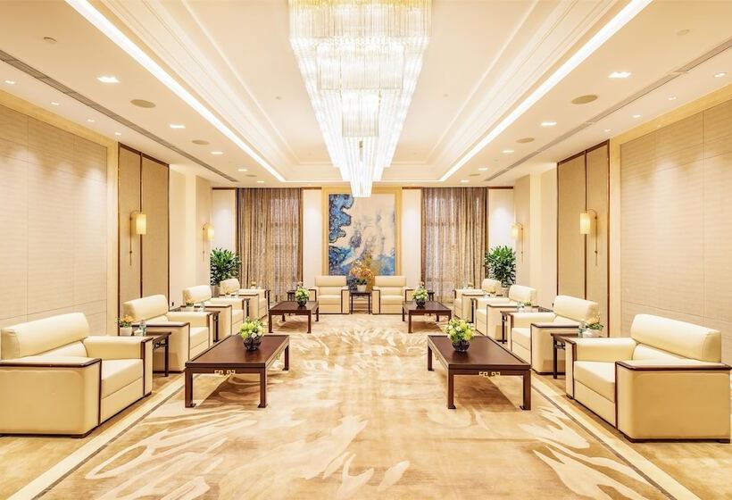 Отель Howard Johnson New District Plaza Ziyang