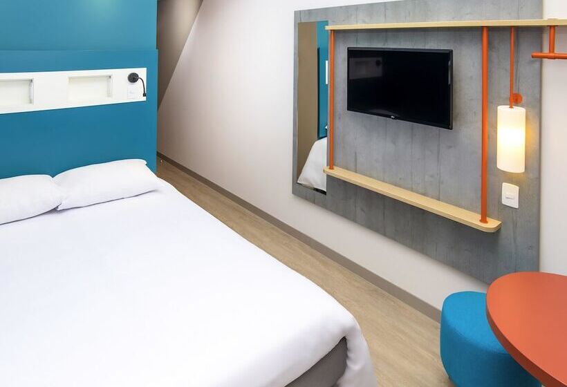 בית מלון כפרי Ibis Budget Itagui