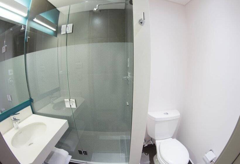 בית מלון כפרי Ibis Budget Itagui