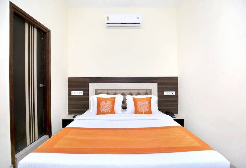 هتل Jb 2 By Oyo Rooms