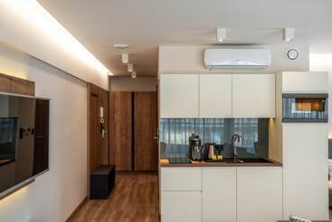 هتل Meta Apartments