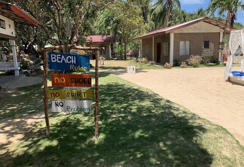 בית מלון כפרי Pangulatan Beach Resort