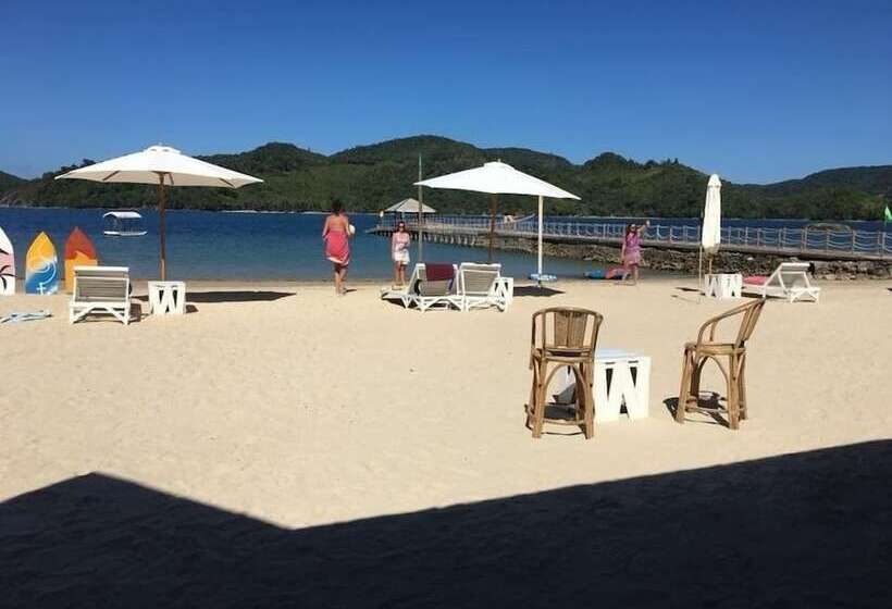 בית מלון כפרי Pangulatan Beach Resort