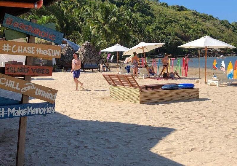 בית מלון כפרי Pangulatan Beach Resort