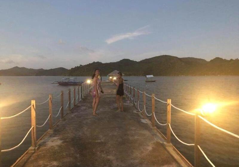 בית מלון כפרי Pangulatan Beach Resort