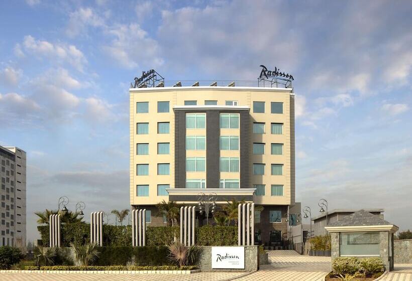 هتل Radisson Chandigarh Zirakpur