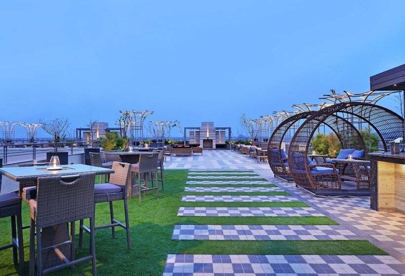 هتل Radisson Chandigarh Zirakpur
