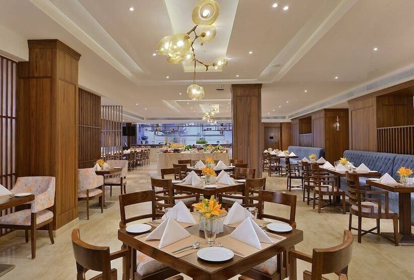 هتل Radisson Chandigarh Zirakpur