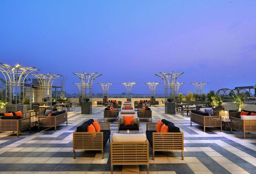 هتل Radisson Chandigarh Zirakpur