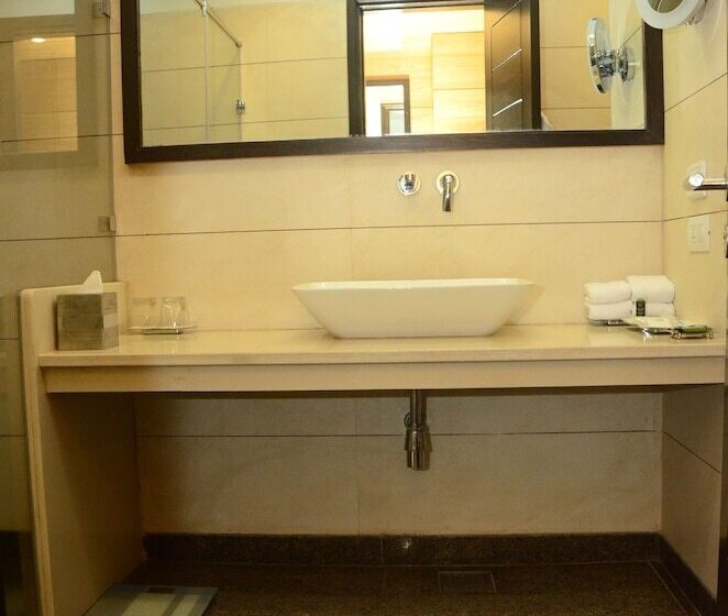 هتل Radisson Chandigarh Zirakpur