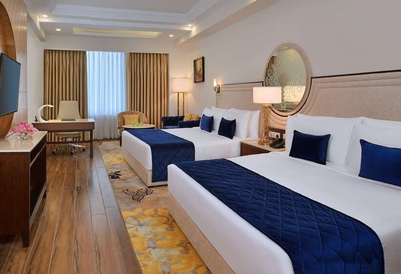 هتل Radisson Chandigarh Zirakpur