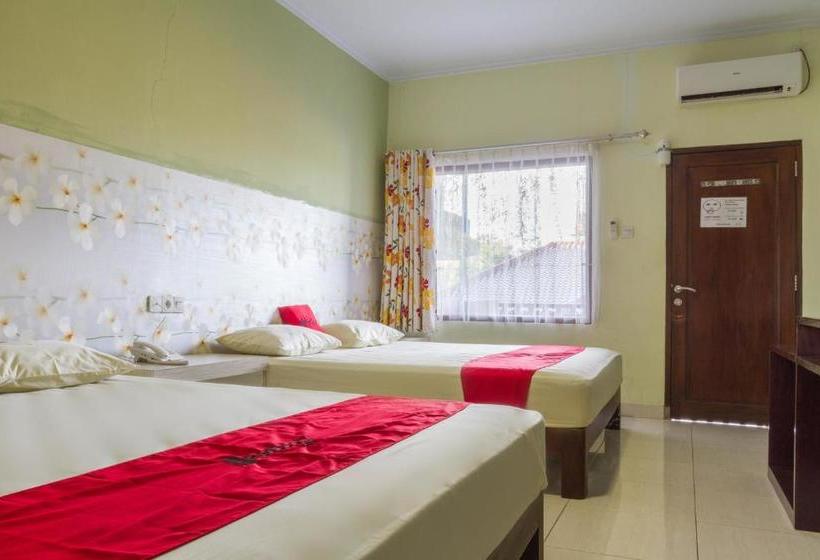 هتل Reddoorz Plus Near Pantai Barat Pangandaran