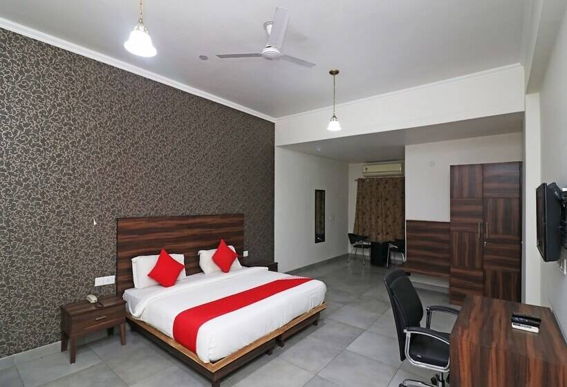فندق Silver Star By Oyo Rooms