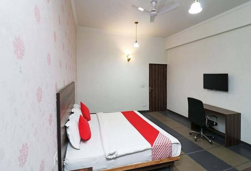 فندق Silver Star By Oyo Rooms