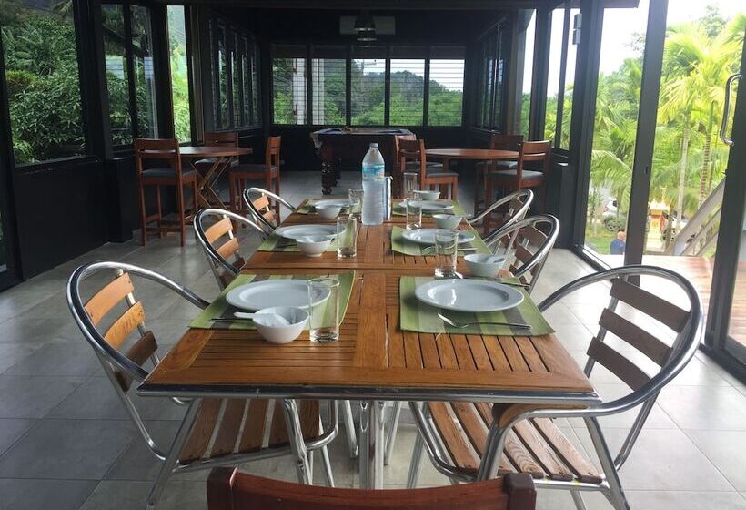 هتل Tha Lane Bay Villa