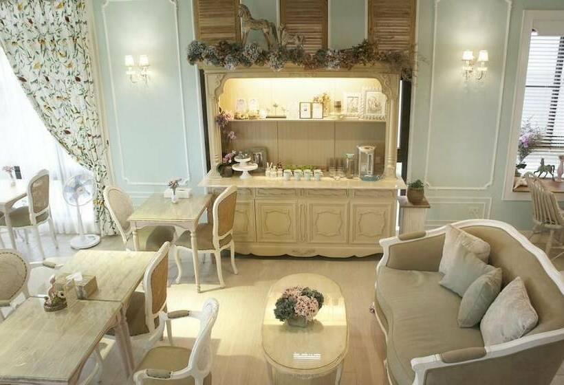 تختخواب و صبحانه Live For You