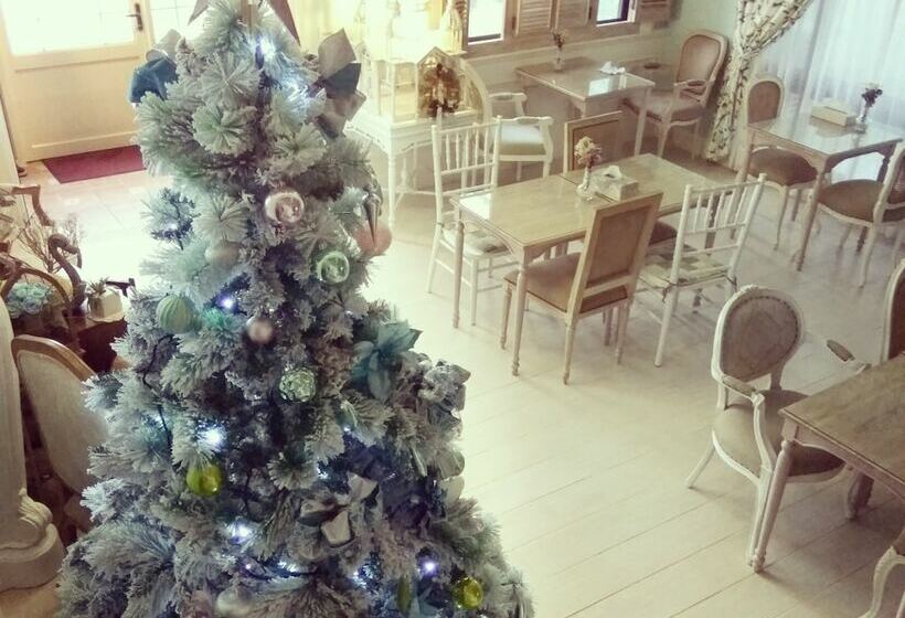 تختخواب و صبحانه Live For You