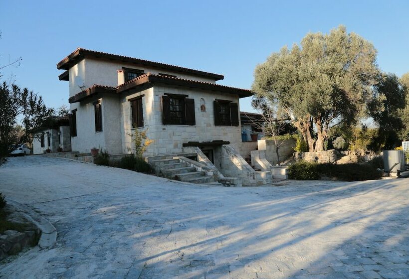 Urla Ciftlik Otel