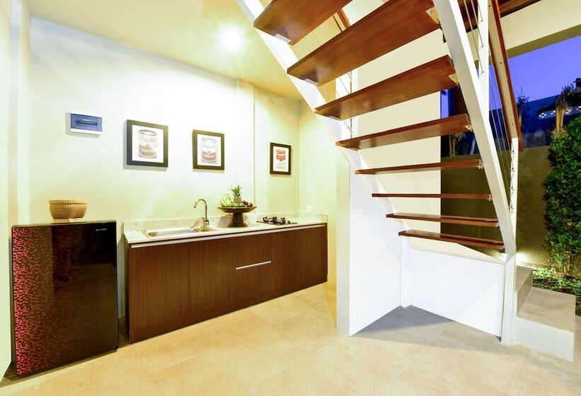 تختخواب و صبحانه The Lumbung Wood Villa